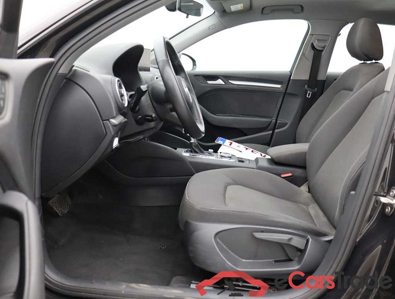 Audi A3 SB 1.6 TDi Aut. Pano Xenon Navi Klima PDC ... #6