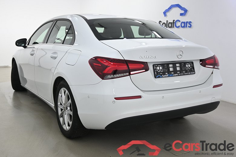 Mercedes A 180 d Aut. LED-Xenon Widescreen Navi 1/2 Sport-Leather Camera KeylessGo Klima PDC ... #4