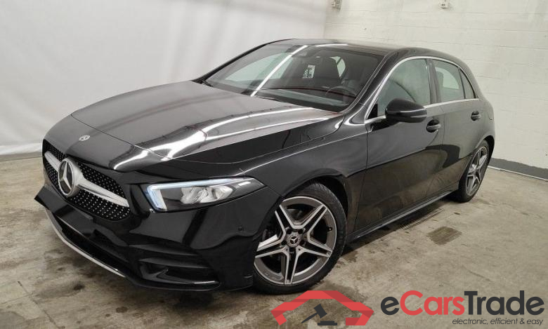 Mercedes A 180d AMG Aut. Widescreen LED-Xenon Navi Sport-Leather-Alcantara KeylessGo Klima PDC ...
