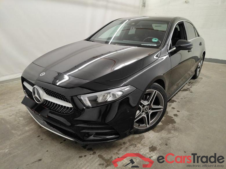 Mercedes A 180d AMG Aut. LED-Xenon Widescreen Navi Sport-Leather-Alcantara KeylessGo Klima PDC ...
