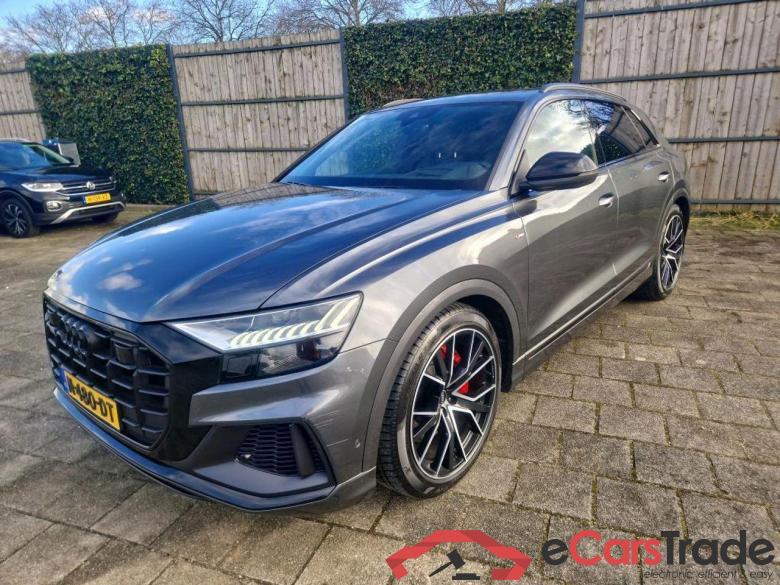 AUDI Q8 60 TFSI e quattro Pro Line S Competition #1