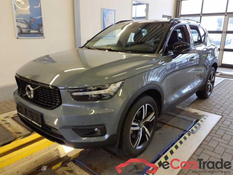 VOLVO XC 40 (2017->) DE - SUV5 B4 2WD EU6d, R-Design (EURO 6d), 2020 - 2022