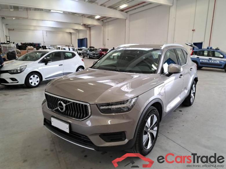 Volvo 228 VOLVO XC40 / 2017 / 5P / SUV T5 PLUG-IN HYBRID AUTO RECH INSCRIP EXPR
