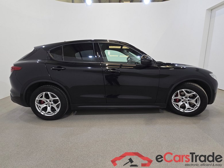 Alfa Romeo Stelvio 2.2d Aut. LED-Xenon Navi 1/2 Sport-Leather KeylessGo Camera Klima PDC ... #5