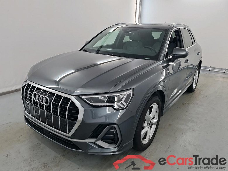AUDI Q3 1.4 45 TFSI E S TRONIC S LINE Sport Platinum Sport