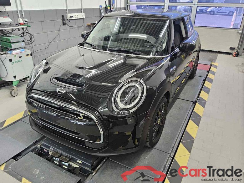 MINI Mini 3-trg. (F56)(2013->) DE - LimS3 SE, Cooper SE Classic Trim, (Facelift 2) 2021 - 2024