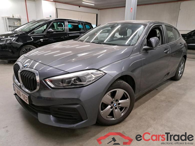 BMW - BMW 1 HATCH 118iA 136PK Advantage Pack Business & Live CockPit Plus & PDC Front & Rear  * PETROL *