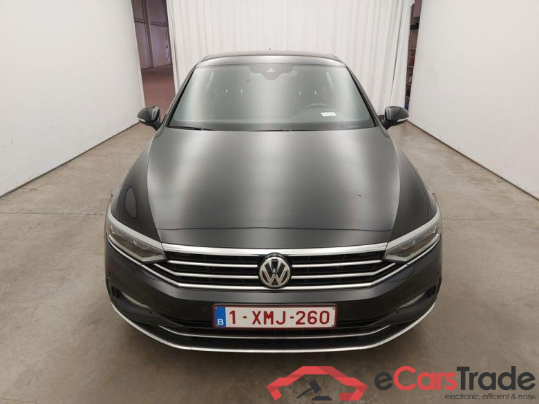 Volkswagen Passat 1.6 TDI SCR DSG7 Elegance Business 4d
