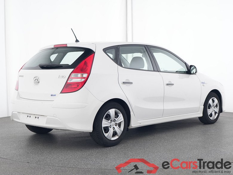 HYUNDAI i30  (Inzahlungnahme MwSt. nicht ausweisbar) 1.6 CRDi blue Classic Limousine - Reimport #5