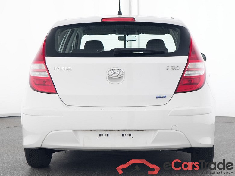 HYUNDAI i30  (Inzahlungnahme MwSt. nicht ausweisbar) 1.6 CRDi blue Classic Limousine - Reimport #6