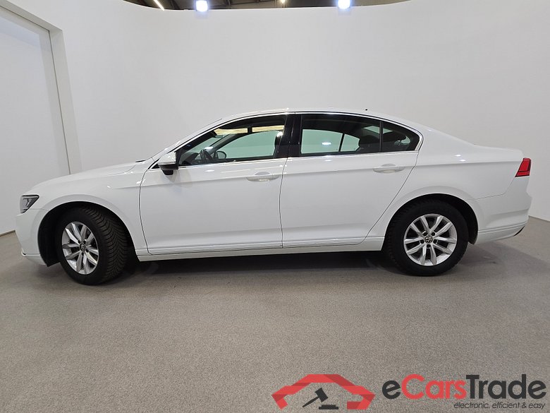 Volkswagen Passat 2.0 TDI Comfortline Aut. LED Navi Sport-Seats KeylessGo Klima PDC ... #2