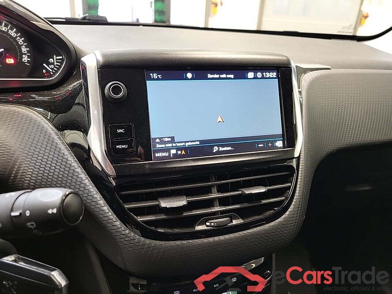 Peugeot 2008 1.2 PureTech Navi Klima PDC ... #6