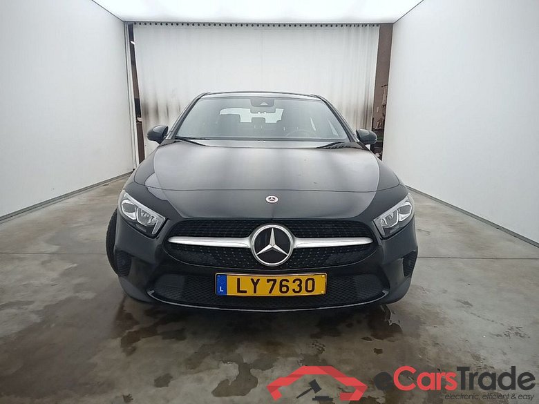 MERCEDES CLASSE A SEDAN (V177) A 180 136 Business Solution (EU6AP) 4d