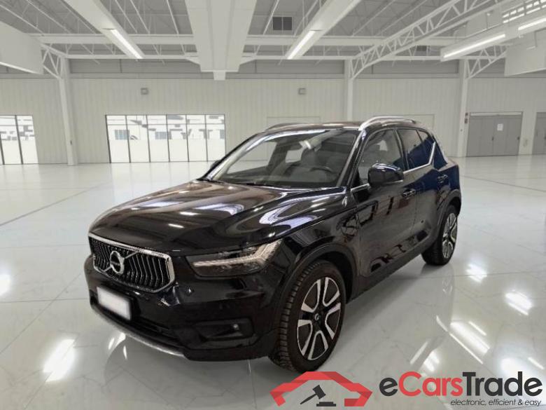 Volvo 181 VOLVO XC40 / 2017 / 5P / SUV T5 PLUG-IN HYBRID RECHARGE INSCR. #1
