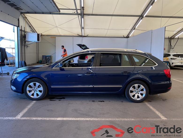 Skoda Superb Combi 1.6 CRTDI Elegance Xenon Navi Leather Klima PDC ... #4