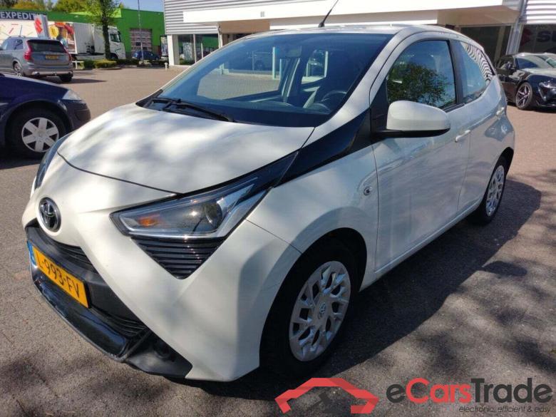 TOYOTA Aygo 1.0 VVT-i x-play #1