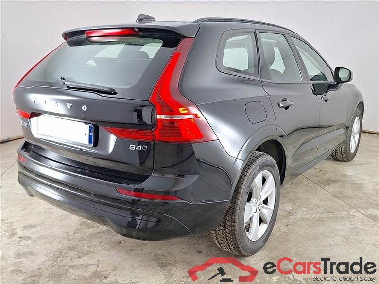 Volvo 26 VOLVO XC60 / 2021 / 5P / SUV B4 D AWD AUTOMATICO BUSINESS #2
