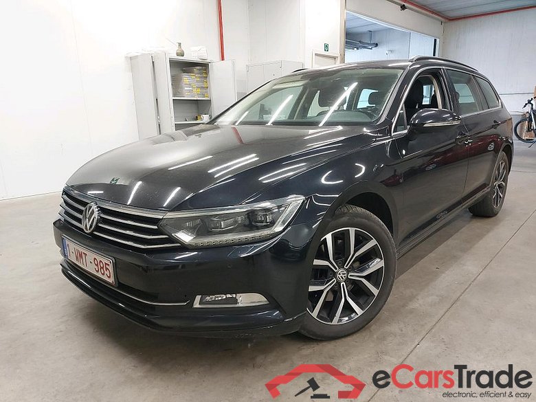 VOLKSWAGEN - VW  PASSAT VARIANT TDI 120PK DSG-7 Comfortline Business & Trailer Hook