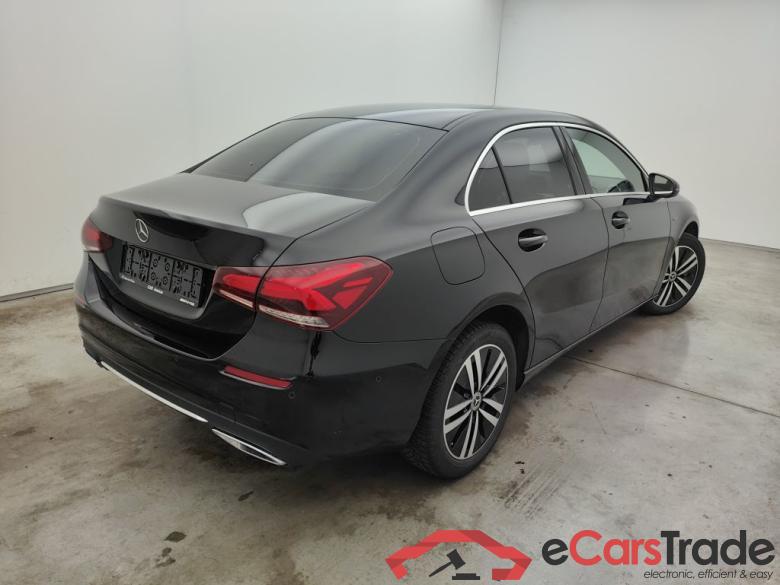 Mercedes-Benz A-Klasse Limousine A 250e Business Solution 4d #4
