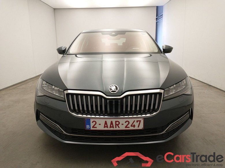 Skoda Superb 2.0 CRTDI 90kW DSG7 Style 5d