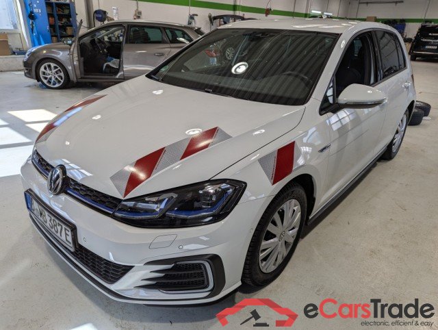 Volkswagen Golf 5d Golf VII Lim. GTE Start-Stopp 1.4 TSI 150KW AT6 E6d #1