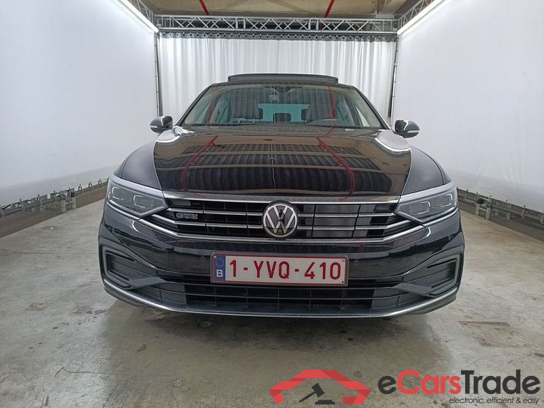 Volkswagen Passat 1.4 TSI GTE Business DSG 4d