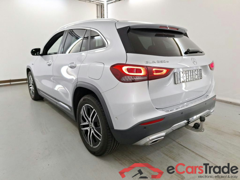 Mercedes GLA 250e Hybrid Aut. Pano LED-Multibeam Widescreen Ambient Navi Sport-Leather KeylessGo Camera Klima PDC ... #4