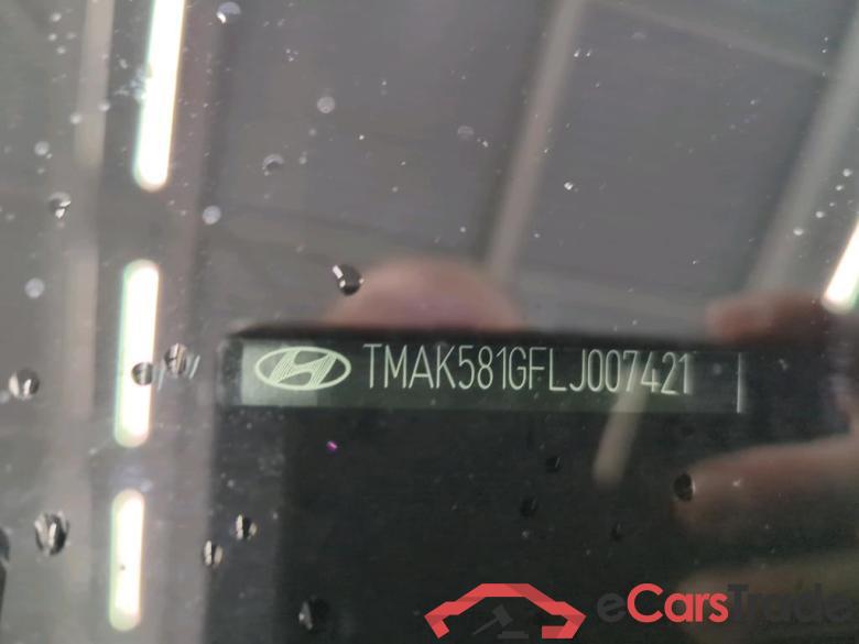 Hyundai KONA Premium Electric 64 kWh 5d #6 Hyundai KONA Premium Electric 64 kWh 5d #6