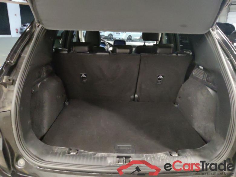 FORD Kuga 2.5 FHEV eCVT AWD Titanium X #4