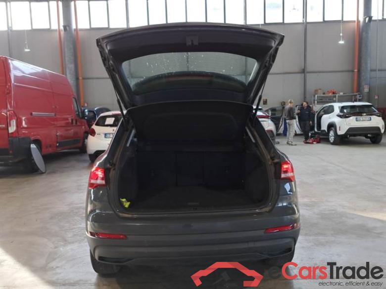 AUDI Q3 / 2018 / 5P / SUV 35 TDI S TRONIC BUSINESS #5