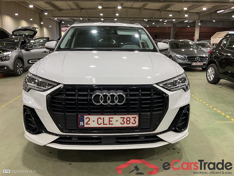 AUDI Q3 1.4 45 TFSI E S TRONIC S LINE #2