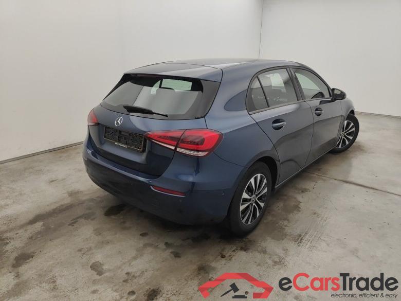 MERCEDES CLASSE A DIESEL (W177) A 180 d 116 Business Solution Essential 5d #2