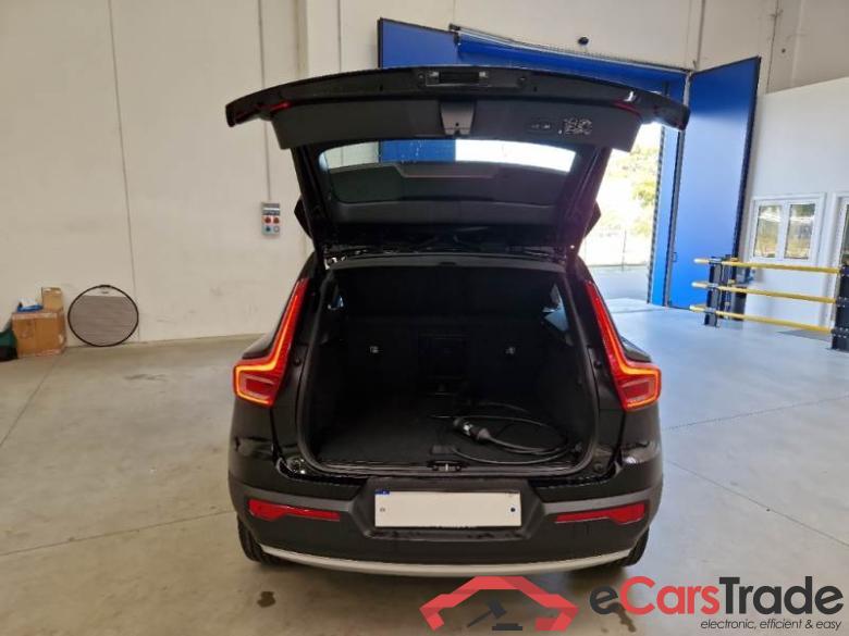 VOLVO XC40 / 2017 / 5P / SUV T5 PLUG-IN HYBRID AUTO RECH INSCRIP EXPR #5