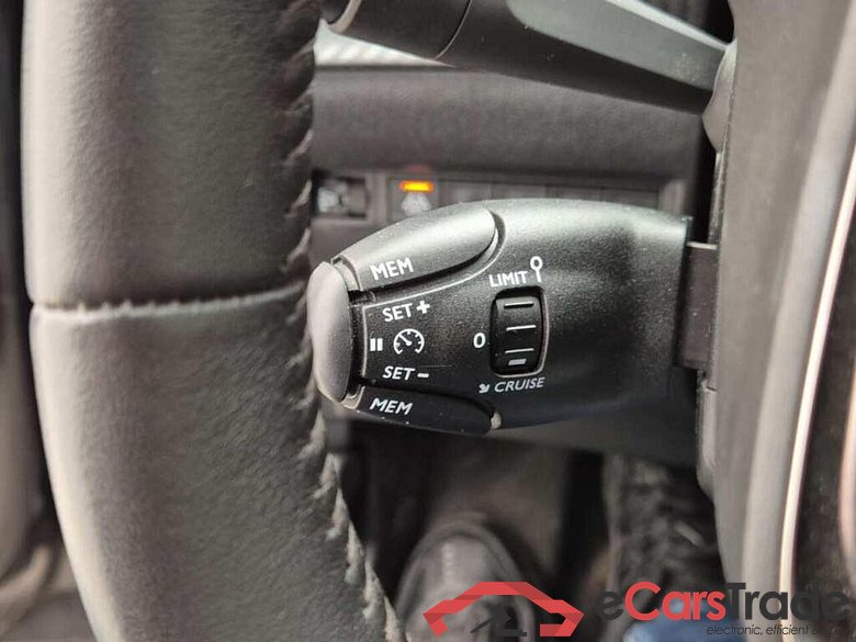 PEUGEOT 208 1.2 PureTech Active #6