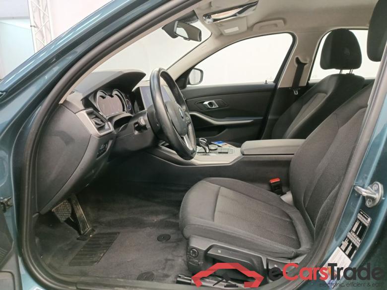 BMW 3 Reeks Berline 318dA (100 kW) 4d #3
