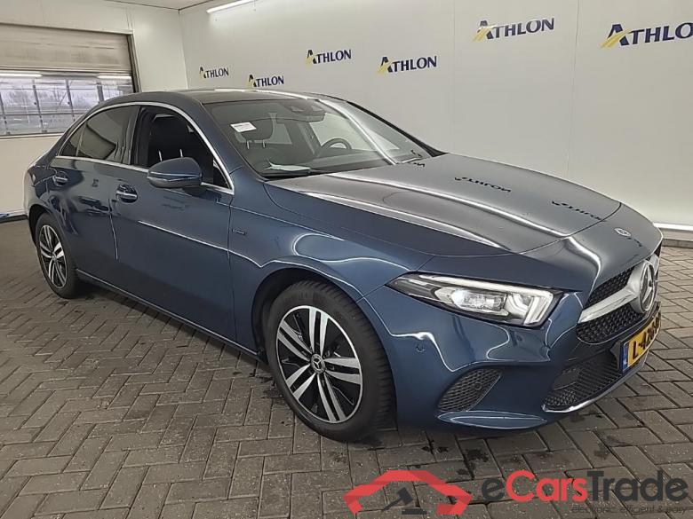 MERCEDES-BENZ A-Klasse Limousine A 250 e 8G-DCT Bus Sol Luxury Limited 4D 160kW #2