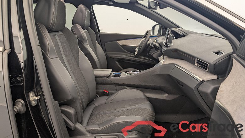 Peugeot 3008 Hybrid 225 e-EAT8 GT #1