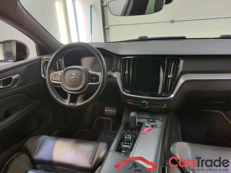 VOLVO V60 2.0 B4 R-Design #3