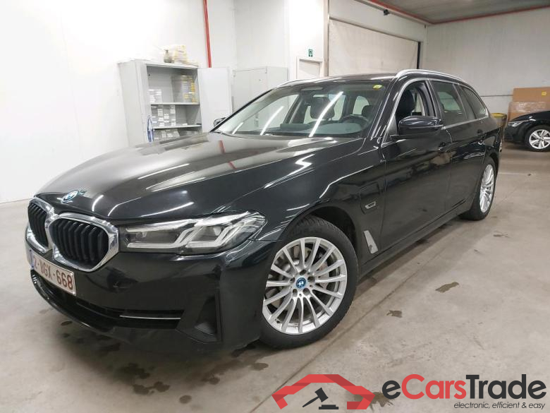 BMW - BMW 5 TOURING 530e 292PK Business Edition With Dakota Heated Seats & Driving Assistant Professional & Safety & Parking Assistant Pack * HYBRID *