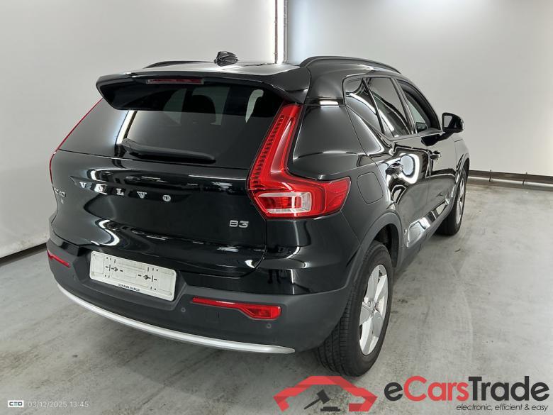VOLVO XC40 2.0 B3 MHEV ESSENTIAL DCT #4