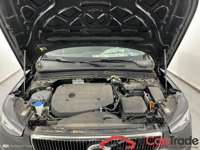 VOLVO XC40 2.0 B3 MHEV ESSENTIAL DCT #6