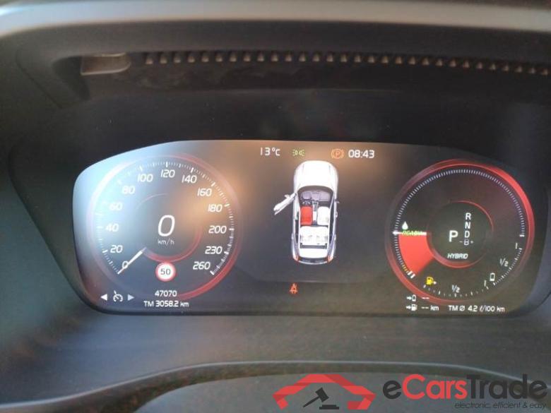 VOLVO XC40 / 2017 / 5P / SUV T4 PLUG-IN HYBRID AUTO RECH INSCRIP EXPR #4