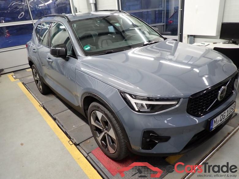 Volvo XC40 (2017->) DE - SUV5 B4 2WD EU6d, Plus Dark (EURO 6d), (Facelift) 2022 - 2024 #2
