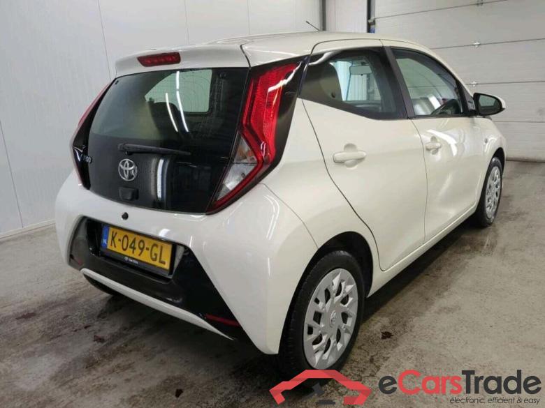TOYOTA Aygo 1.0 VVT-i x-play #2