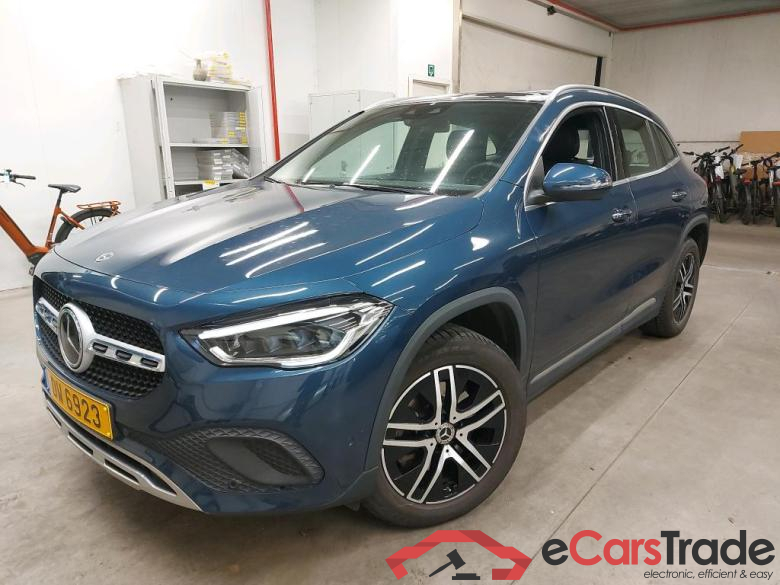 MERCEDES - MER GLA 250e 218PK DCT Business Solution Plus With Driver Assistane Pack & Smartphone Integration & DC Charging 24kwh & Towing Hook With ESP  * HYBRID * * HYBRID *