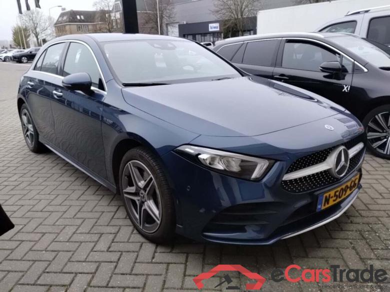MERCEDES-BENZ A-KLASSE 250 e Premium Plus #2