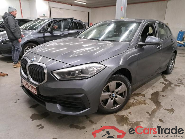 BMW - BMW 1 HATCH 116d 116PK Advantage Pack Business & Live CockPit Plus & PDC Front & Rear