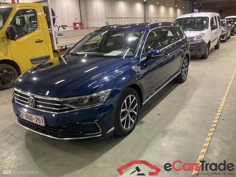 VOLKSWAGEN Passat 1.4 TSI MSQ VARIANT GTE BUSINESS #1