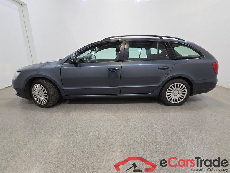 Skoda Superb Combi 1.6TDI Active Navi Klima PDC ... #2