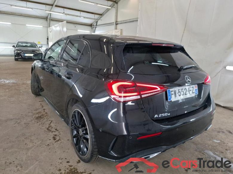 MERCEDES-BENZ Classe A Compact / 2018 / 5P / Berline A 250 e AMG Line 8G-DCT #2